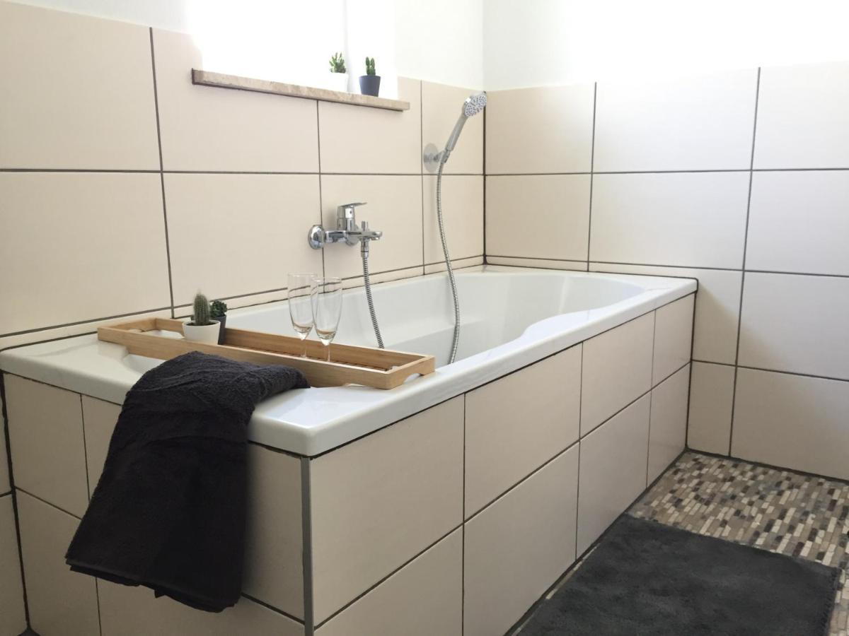 Ferienwohnung Am Bodensee- Zentrale Lage, Free Parking And Wifi, 109 M2, Privater Garten, 7 Gaeste, 2X Kingsize Boxspringbett, Familienfreundlich FDH Exterior foto